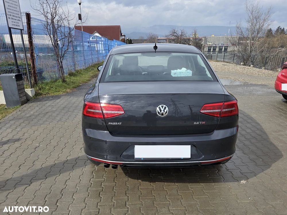 Volkswagen Passat 2.0 TDI DSG Highline - 4