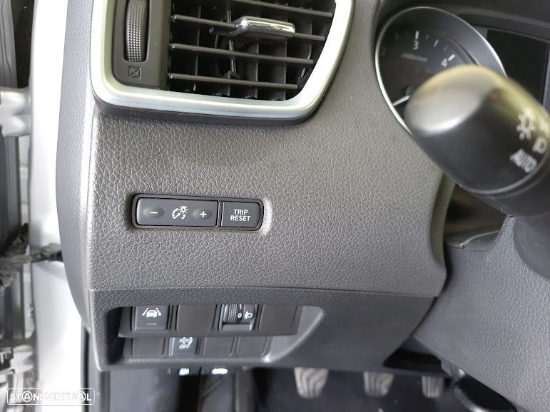 Nissan Qashqai 1.5 dCi N-Connecta - 6
