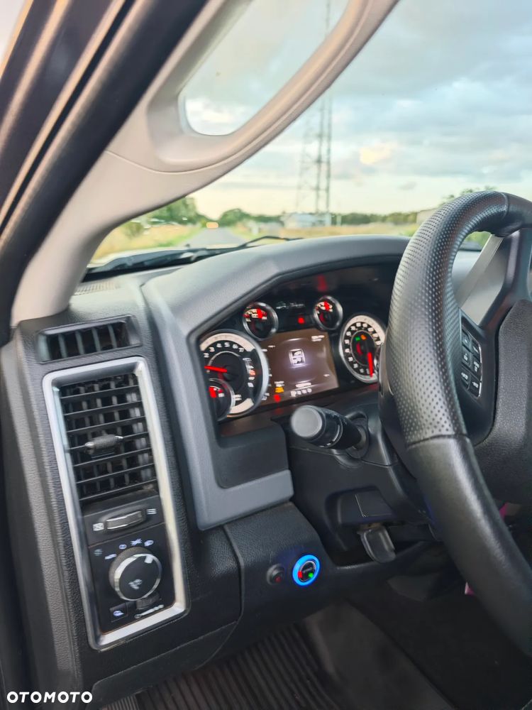 Dodge RAM 1500 5.7 4x4 - 40