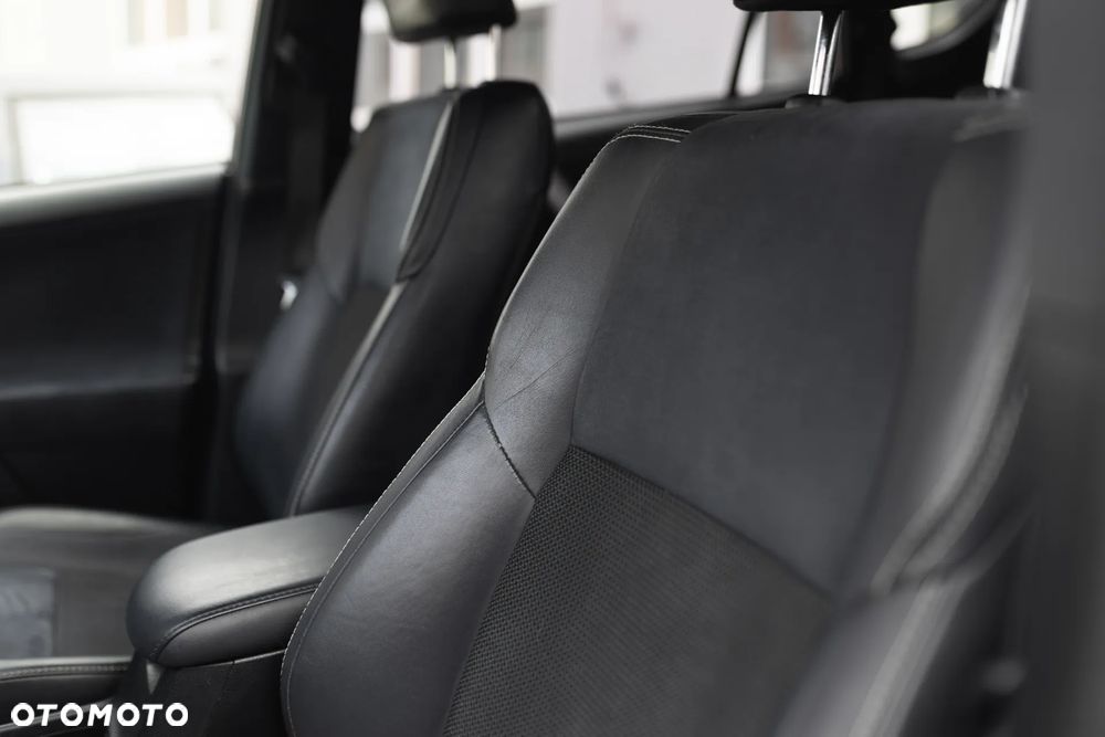 Toyota RAV4 2.0 D-4D Premium 4x2 - 24