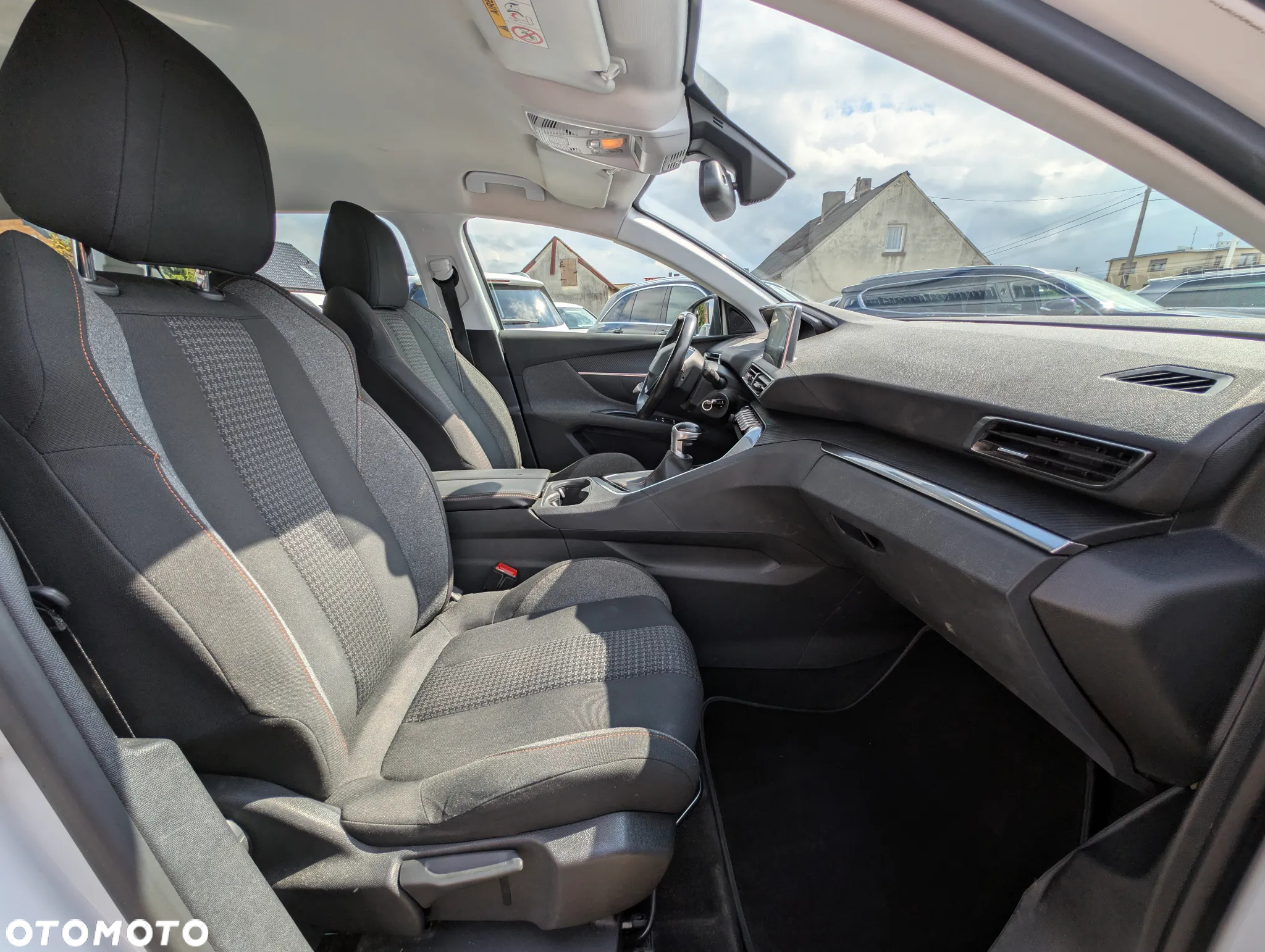 Peugeot 5008 1.2 PureTech Active Pack S&S - 25