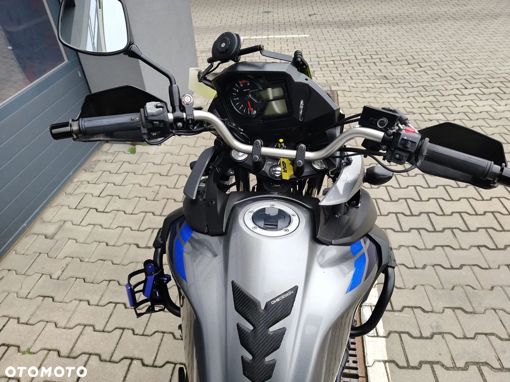 Suzuki V-STROM - 16