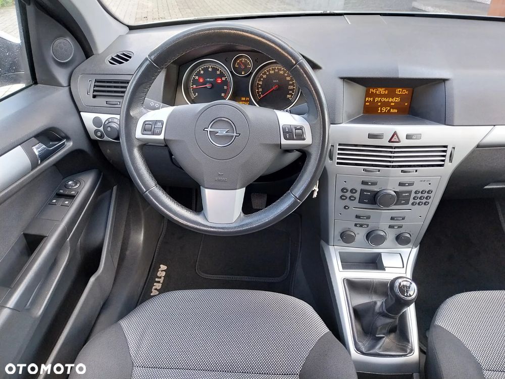 Opel Astra 1.6 Caravan Edition - 16