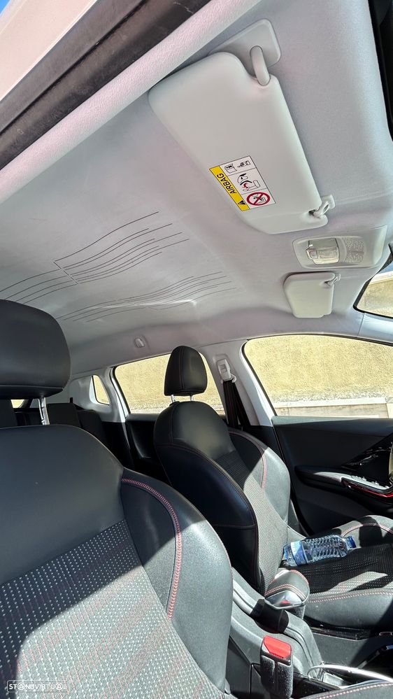 Peugeot 2008 1.2 PureTech GT Line - 8