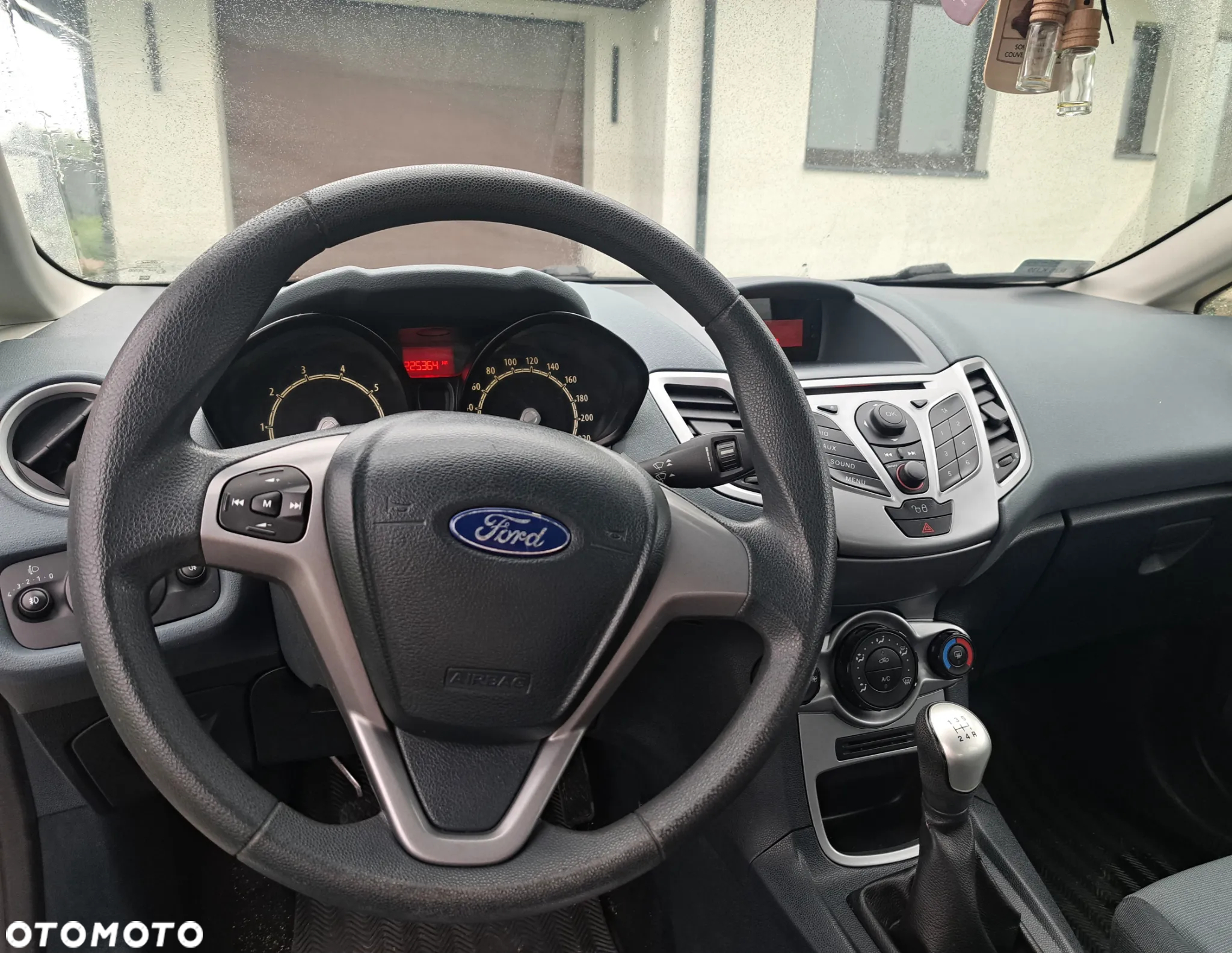 Ford Fiesta 1.4 Trend - 8