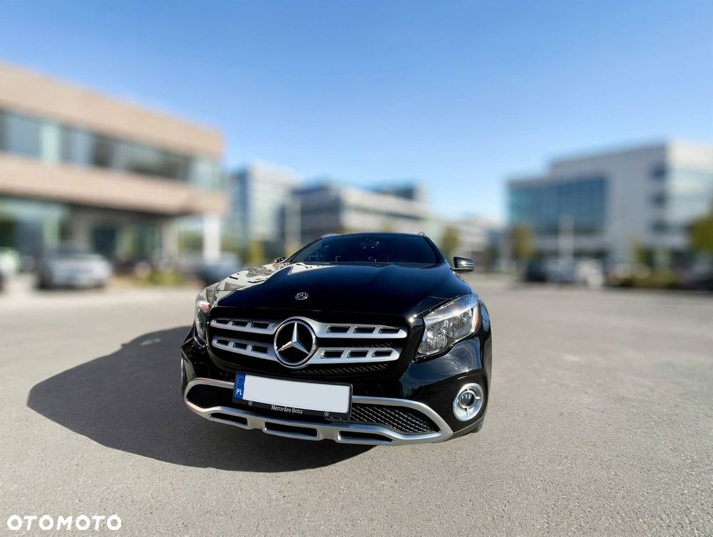 Mercedes-Benz GLA 250 4Matic 7G-DCT Urban - 4