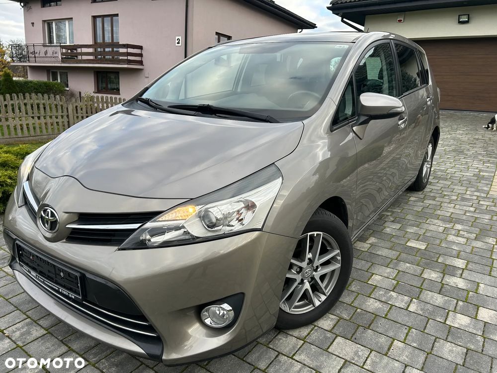 Toyota Verso 1.6 D-4D Prestige - 1