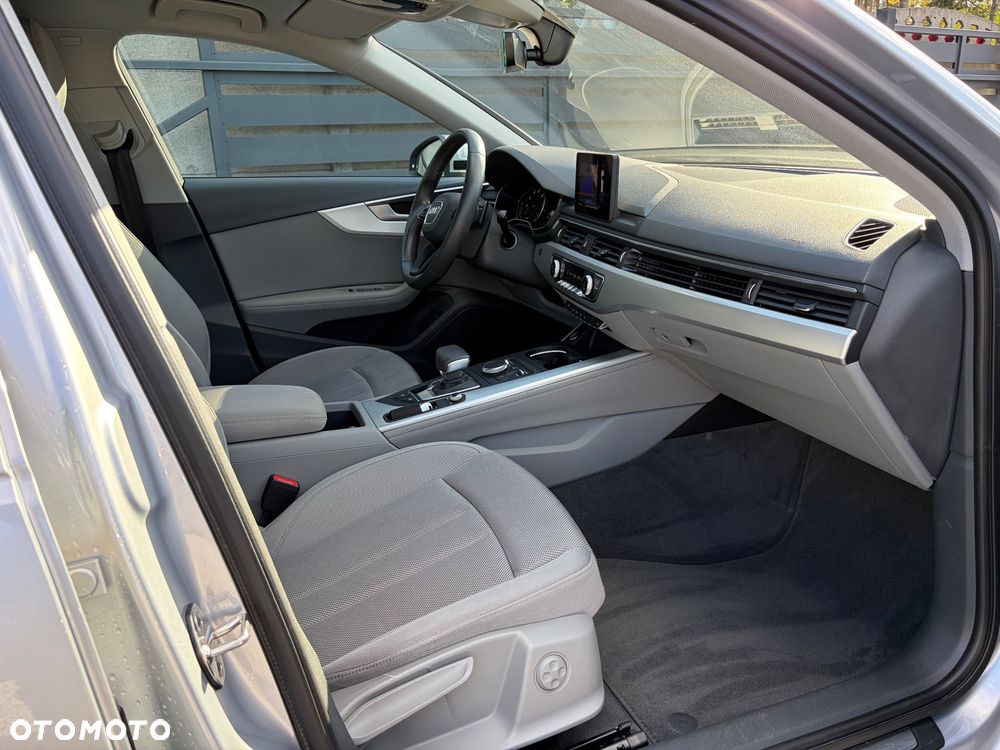 Audi A4 Avant 2.0 TFSI ultra Design S tronic - 27