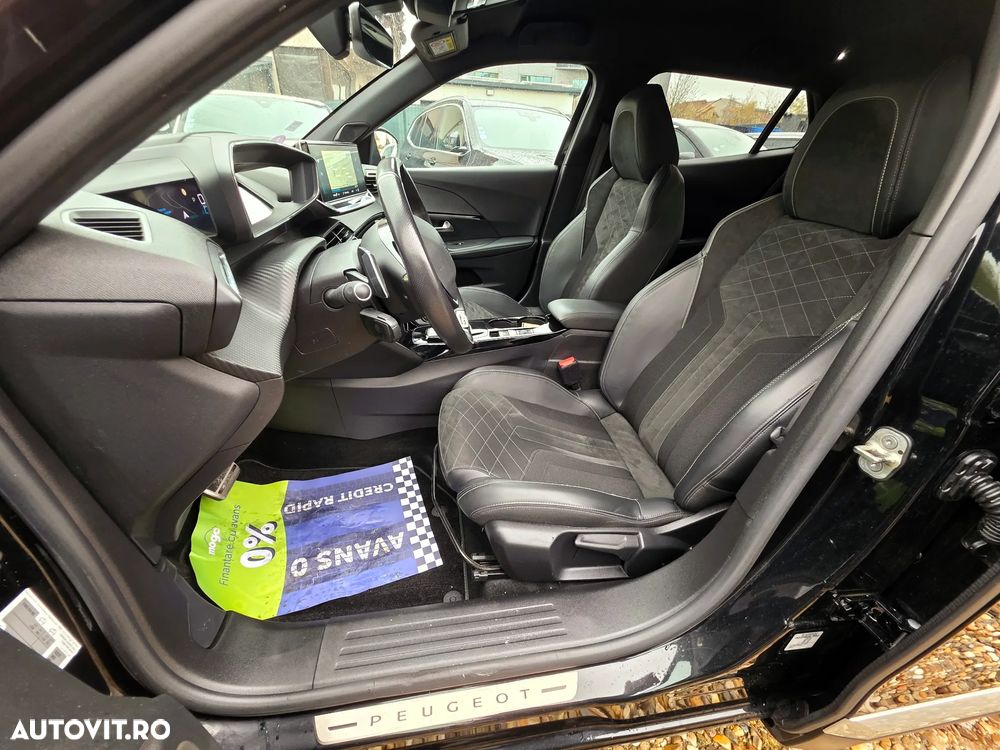 Peugeot 2008 PureTech 155 EAT8 GT - 25