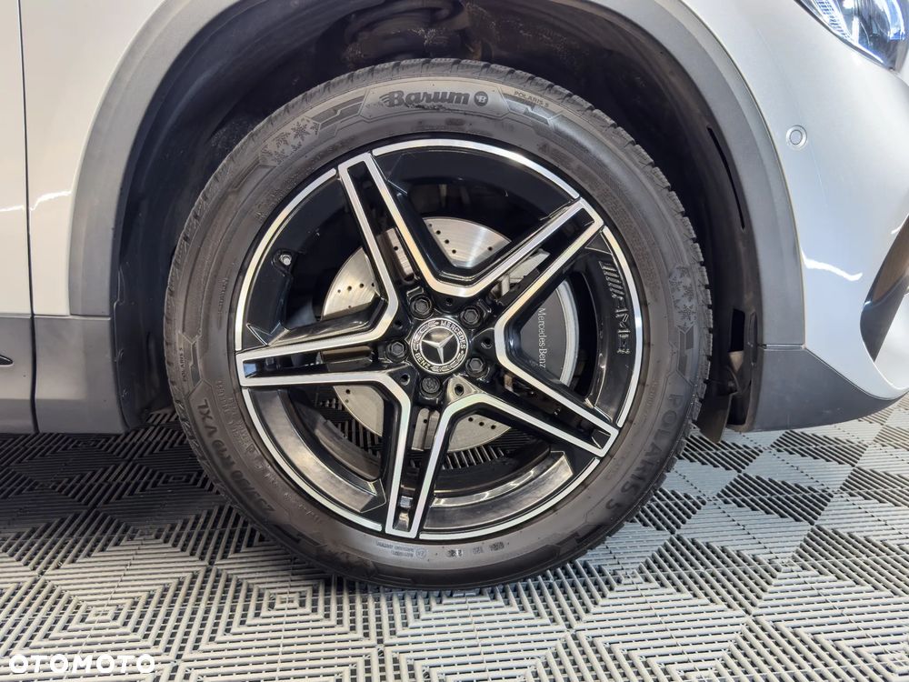 Mercedes-Benz GLA - 14