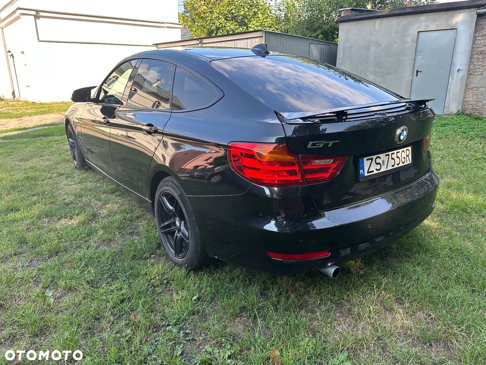 BMW Seria 3 318d - 25
