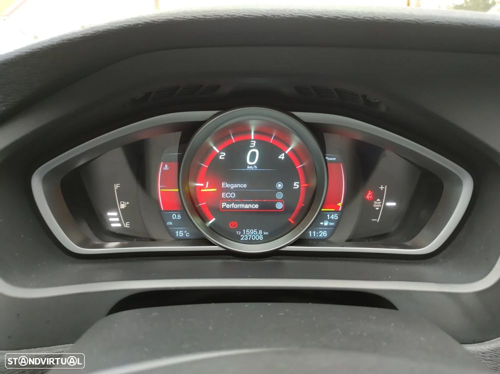 Volvo V40 Cross Country 1.6 D2 Momentum - 23