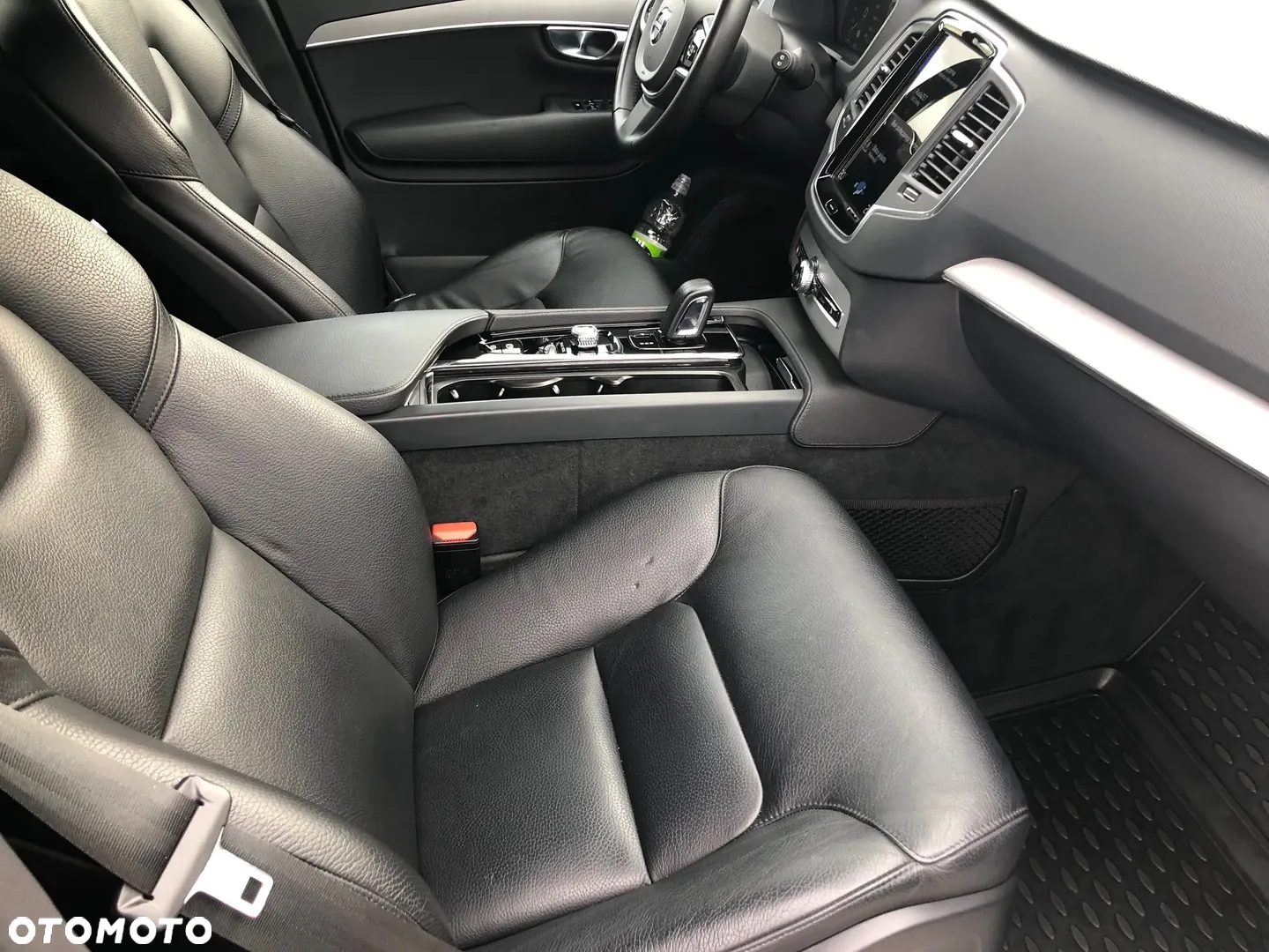 Volvo XC 90 T8 AWD Plug-In Hybrid Momentum 7os - 10