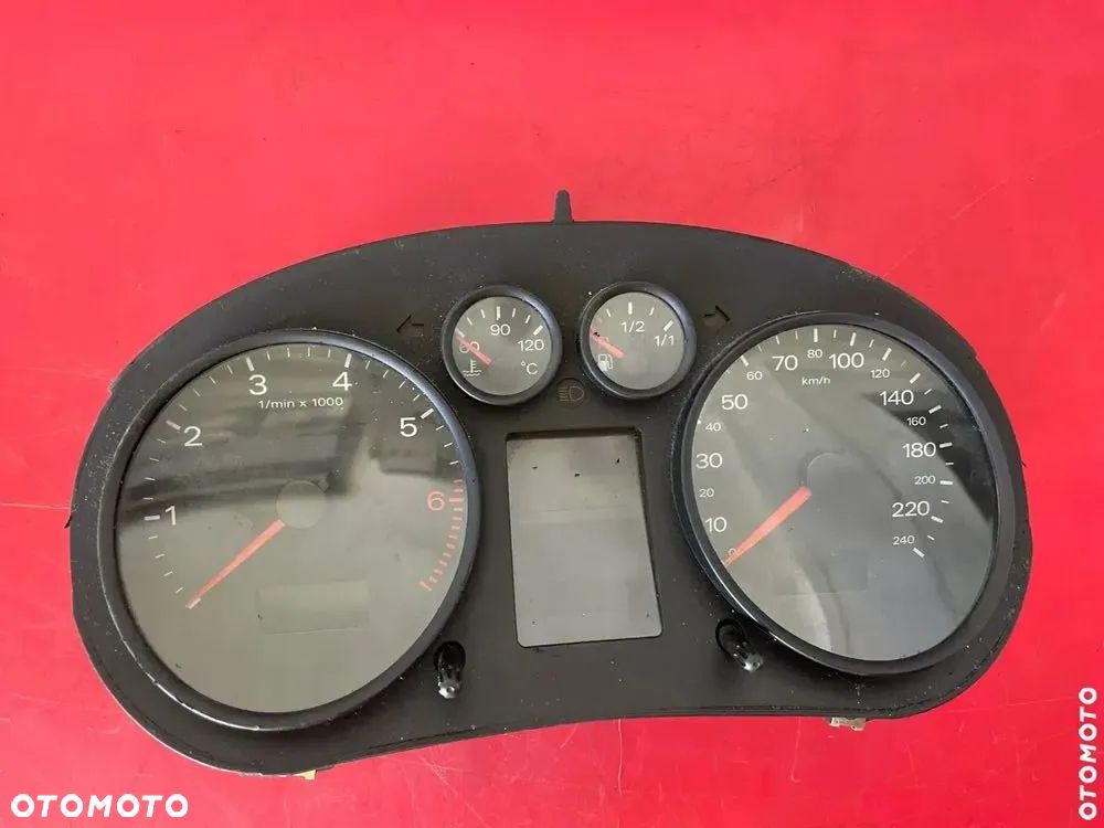 LICZNIK 8Z0920900A Audi A2