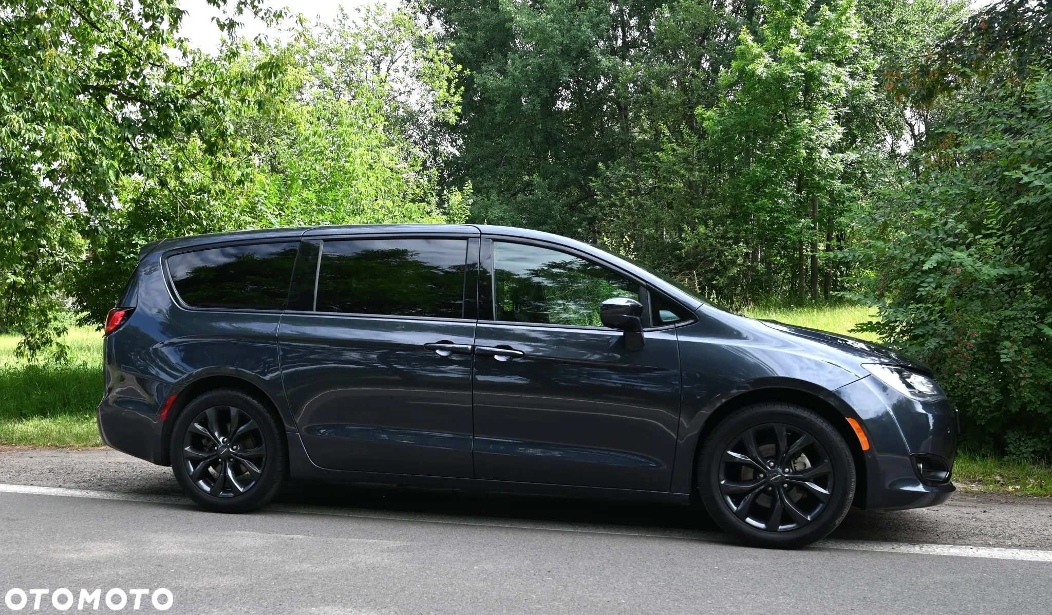 Chrysler Pacifica - 3
