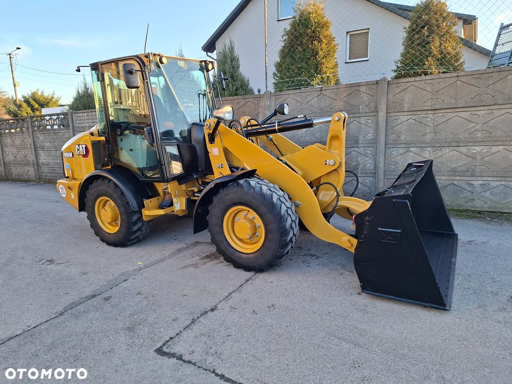 Caterpillar CAT 906 M - 11