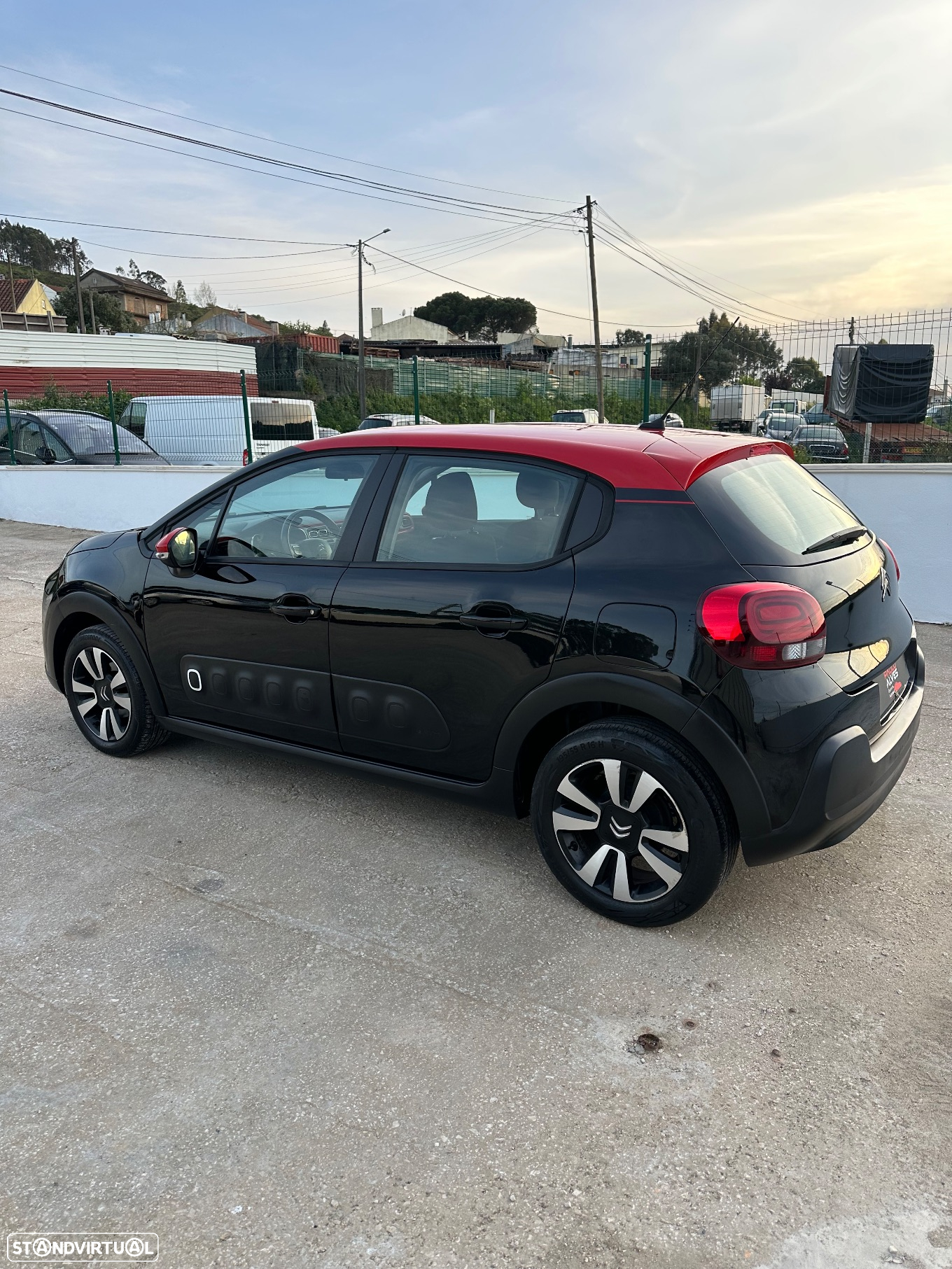 Citroën C3 1.2 PureTech Shine - 18