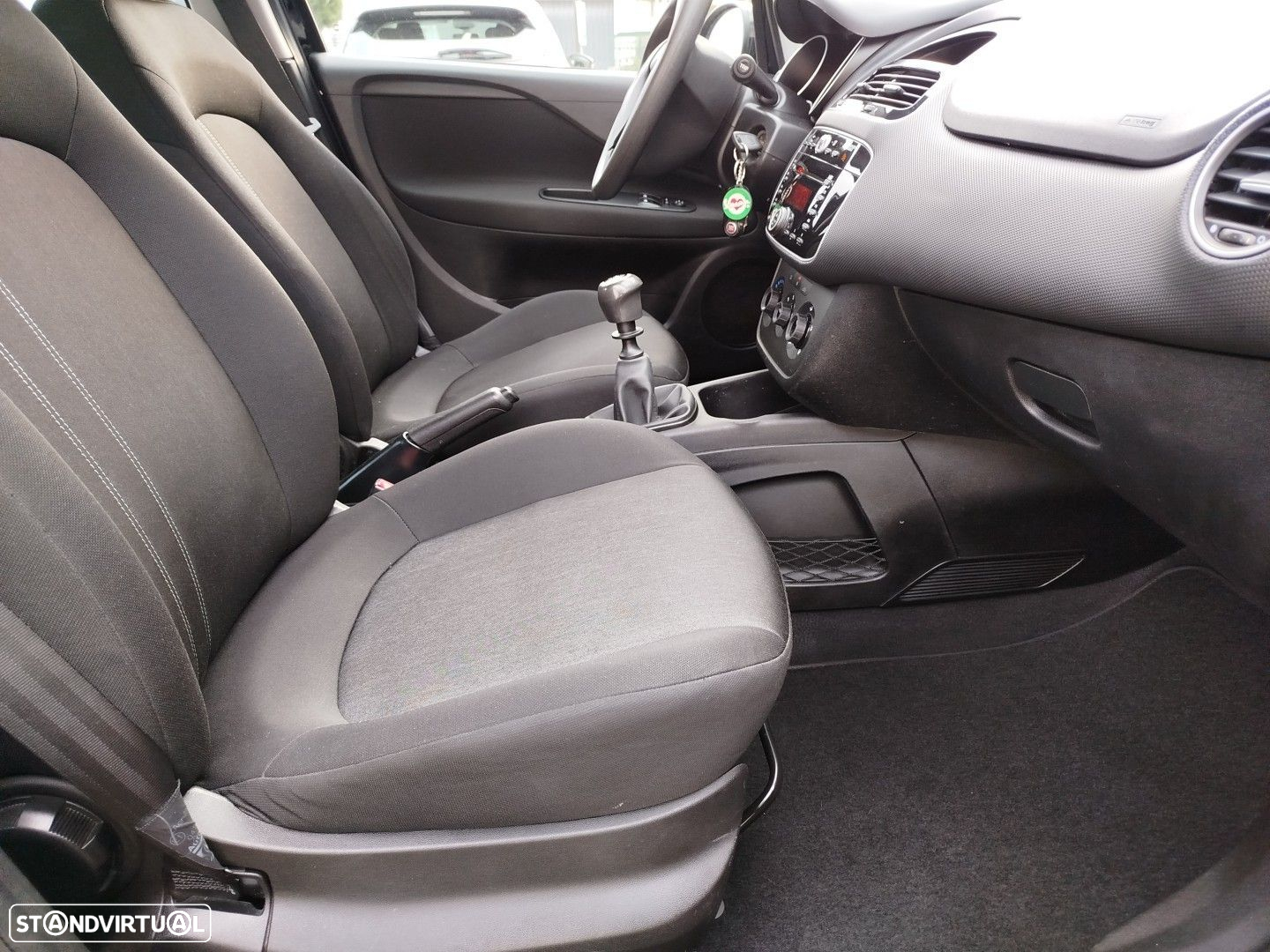 Fiat Punto 1.2 Lounge S&S - 13
