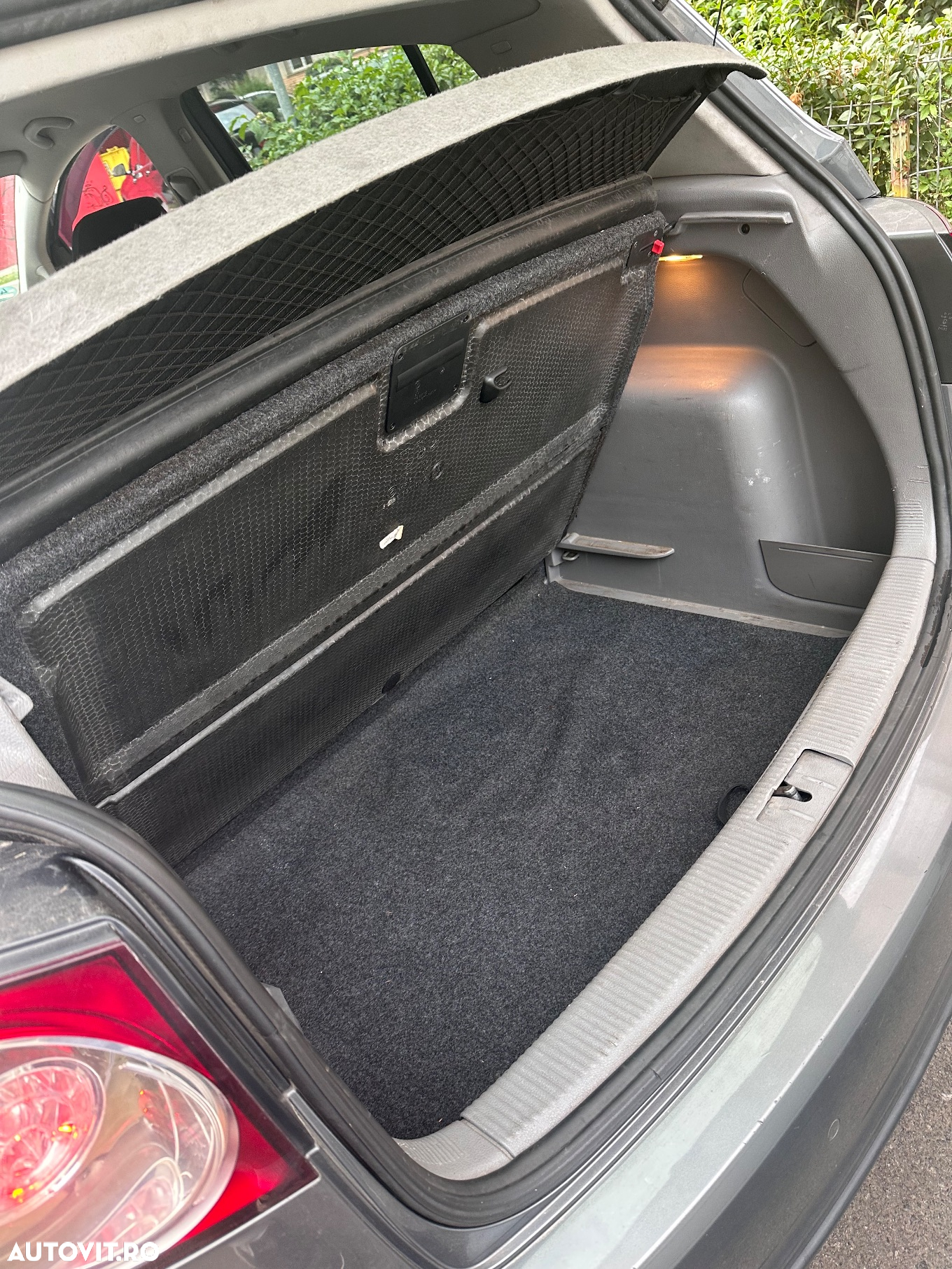 Volkswagen Golf Plus 2.0 TDI Comfortline - 12
