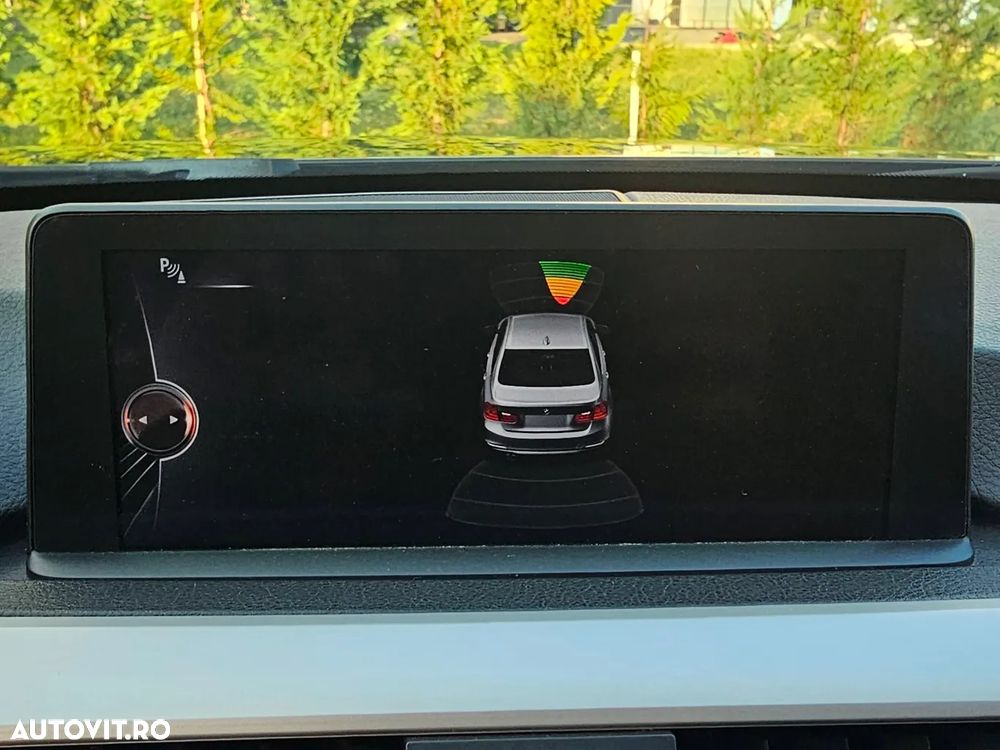 BMW Seria 3 328i xDrive - 10