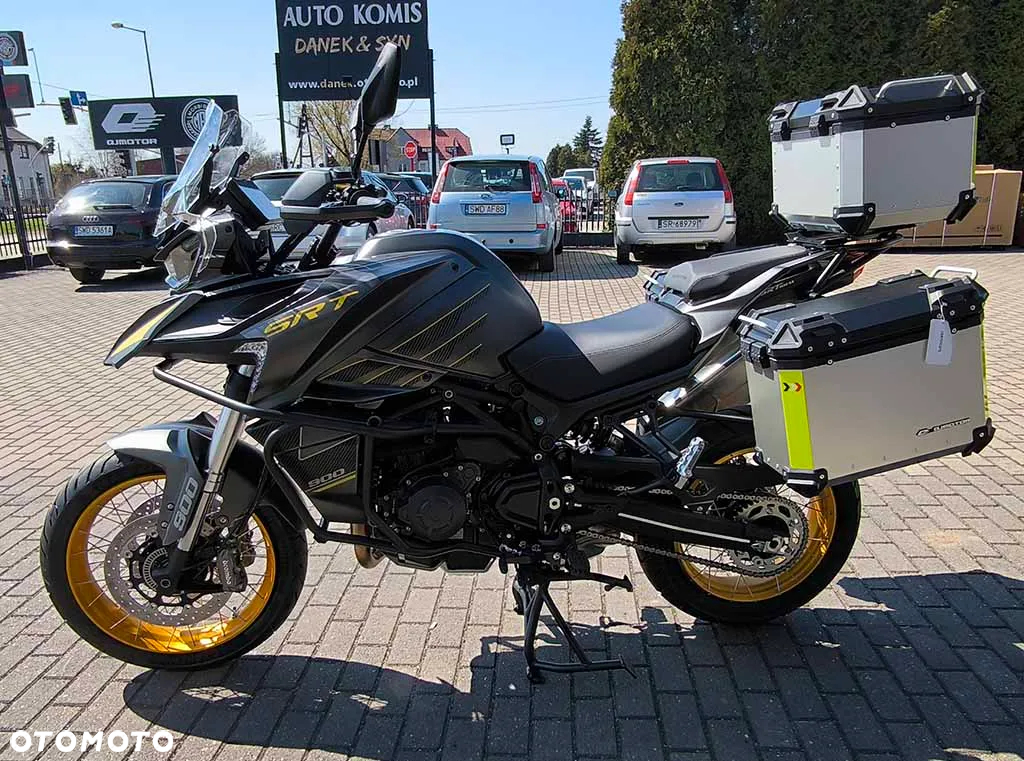QJMOTOR 900 SX - 17