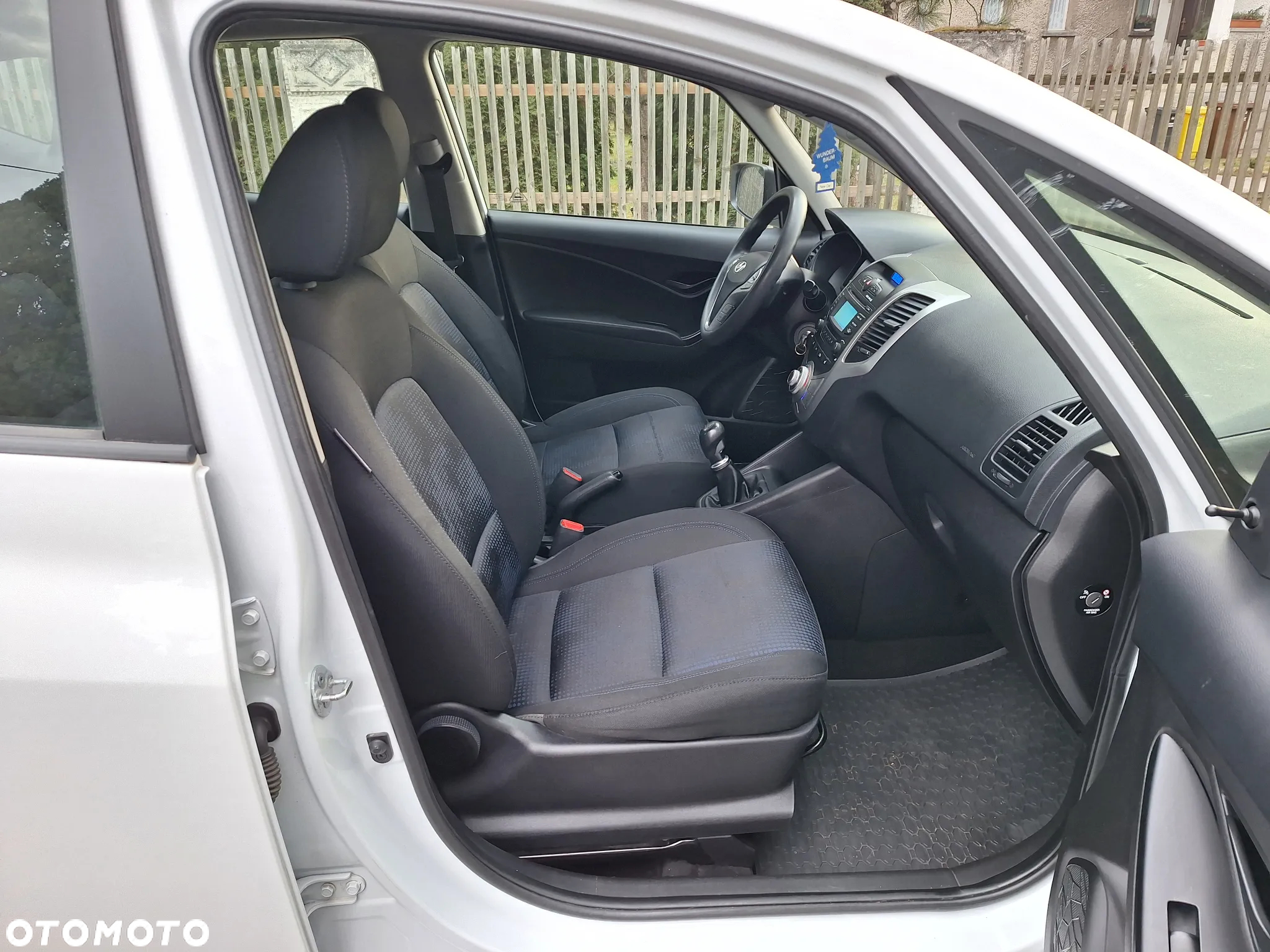 Hyundai ix20 - 15