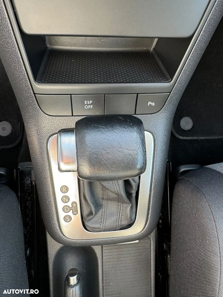 Volkswagen Golf Plus 1.6 Comfortline DSG - 31