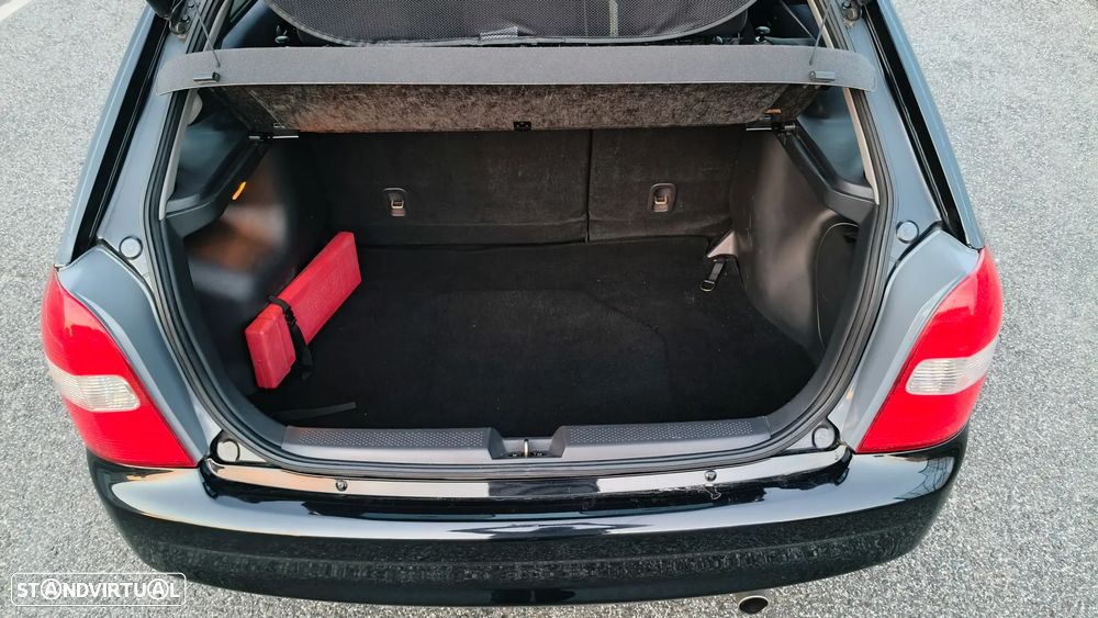 Mazda 323 F 1.6 Sport - 11