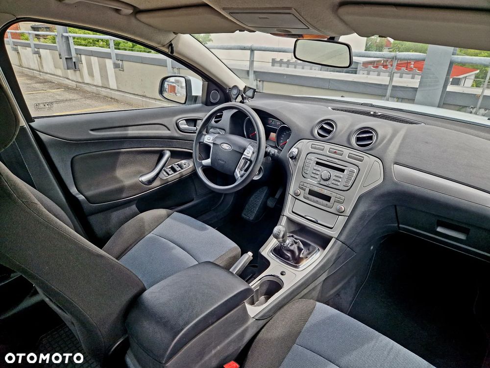 Ford Mondeo 1.8 TDCi Ambiente - 20