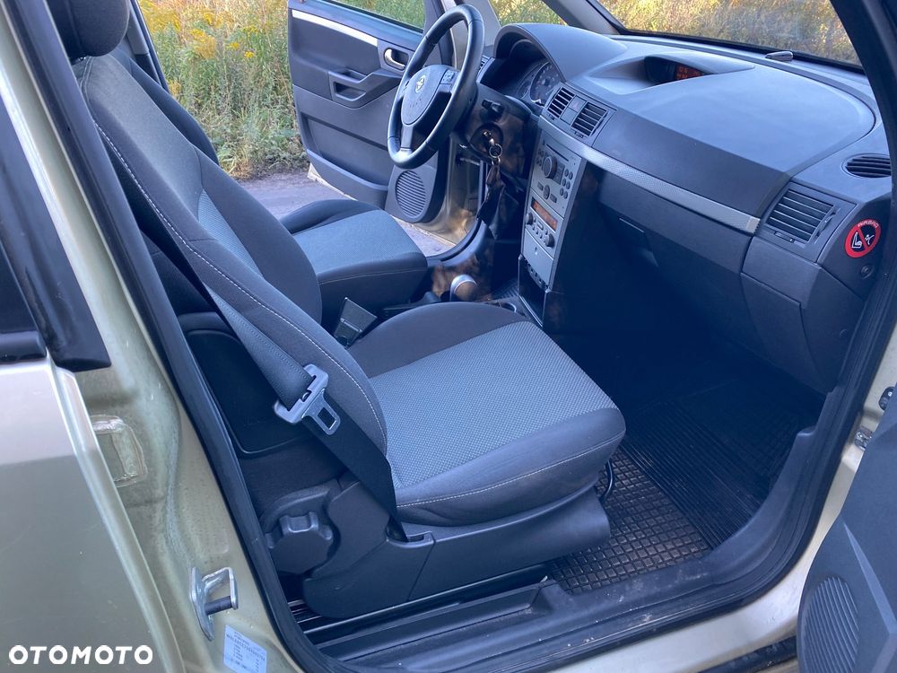 Opel Meriva 1.8 16V Cosmo Easytronic - 25