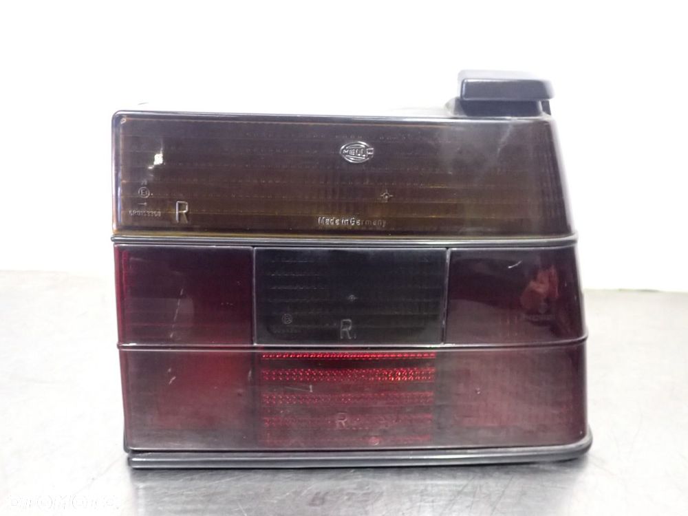 LAMPA PRAWA TYLNA VOLKSWAGEN JETTA II LIFT - 1