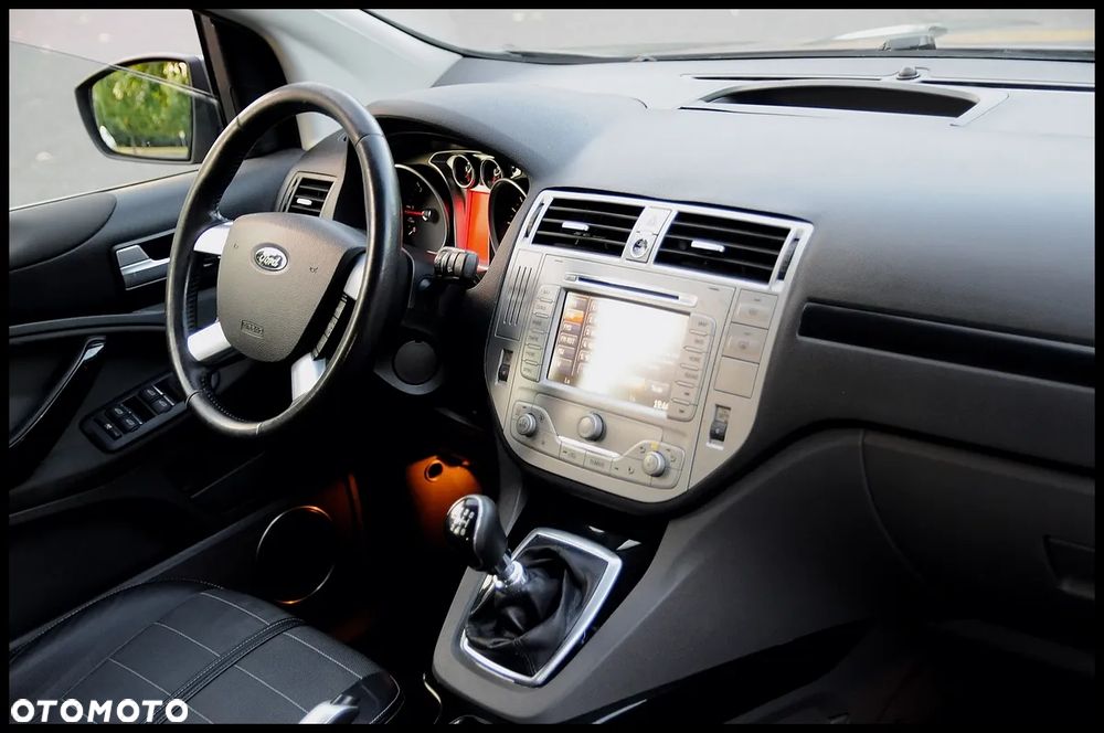 Ford Kuga 2.0 TDCi 4x4 Titanium - 29