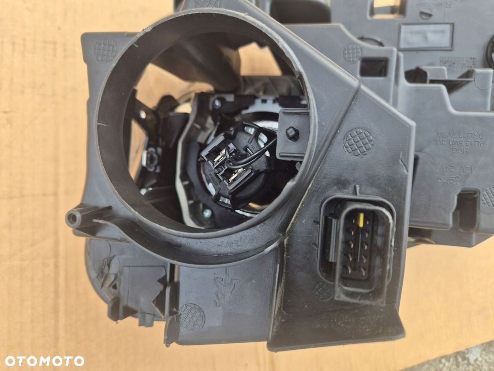 Peugeot Rifter lampa prawa.Soczewka H7.LED. OE. - 12