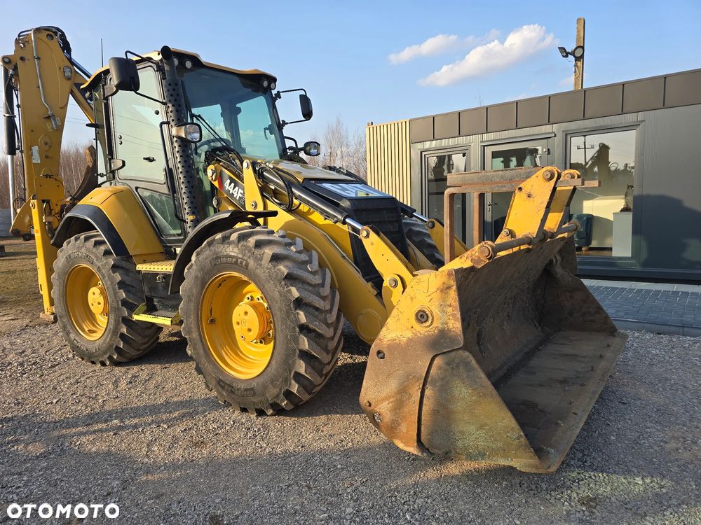 Caterpillar - 1