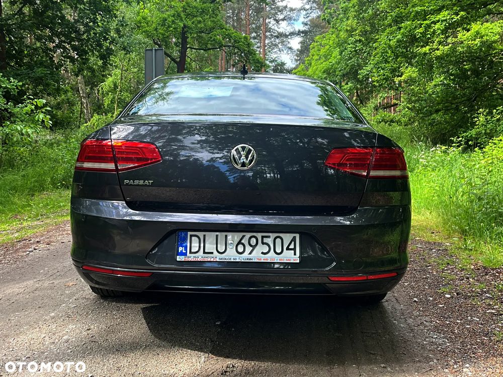Volkswagen Passat - 6