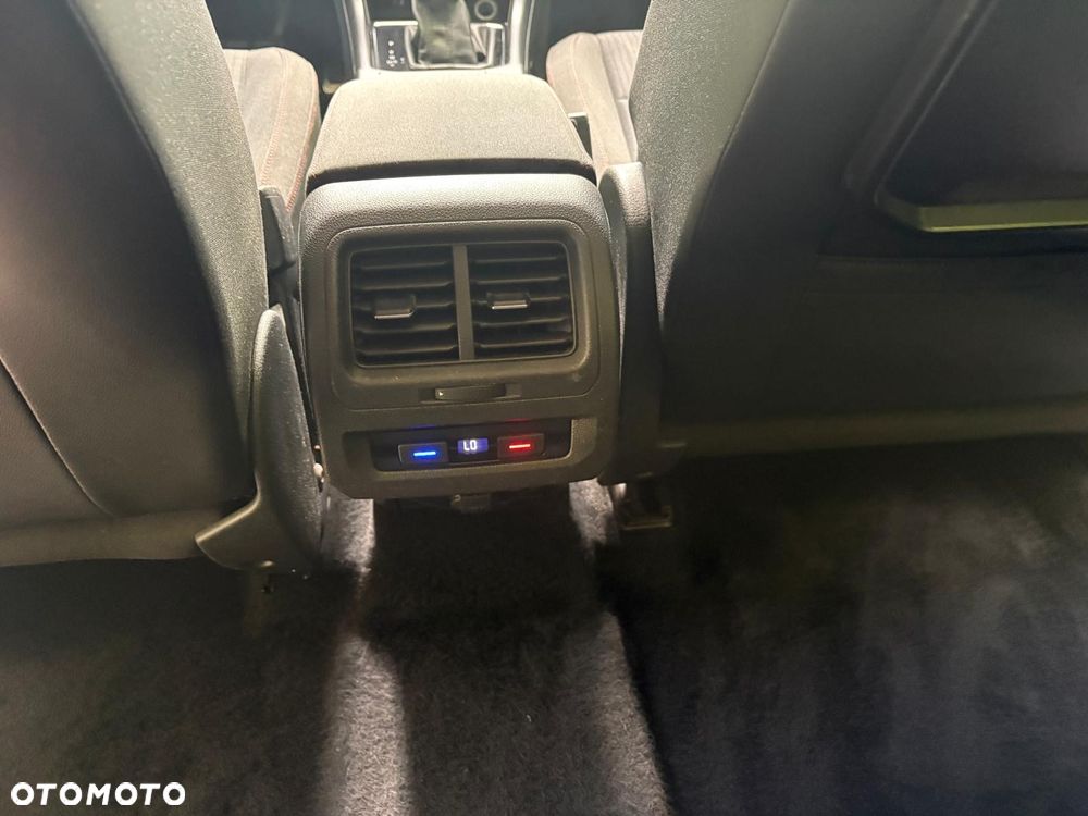 Volkswagen Touran 2.0 TDI SCR (BlueMotion Technology) DSG SOUND - 24