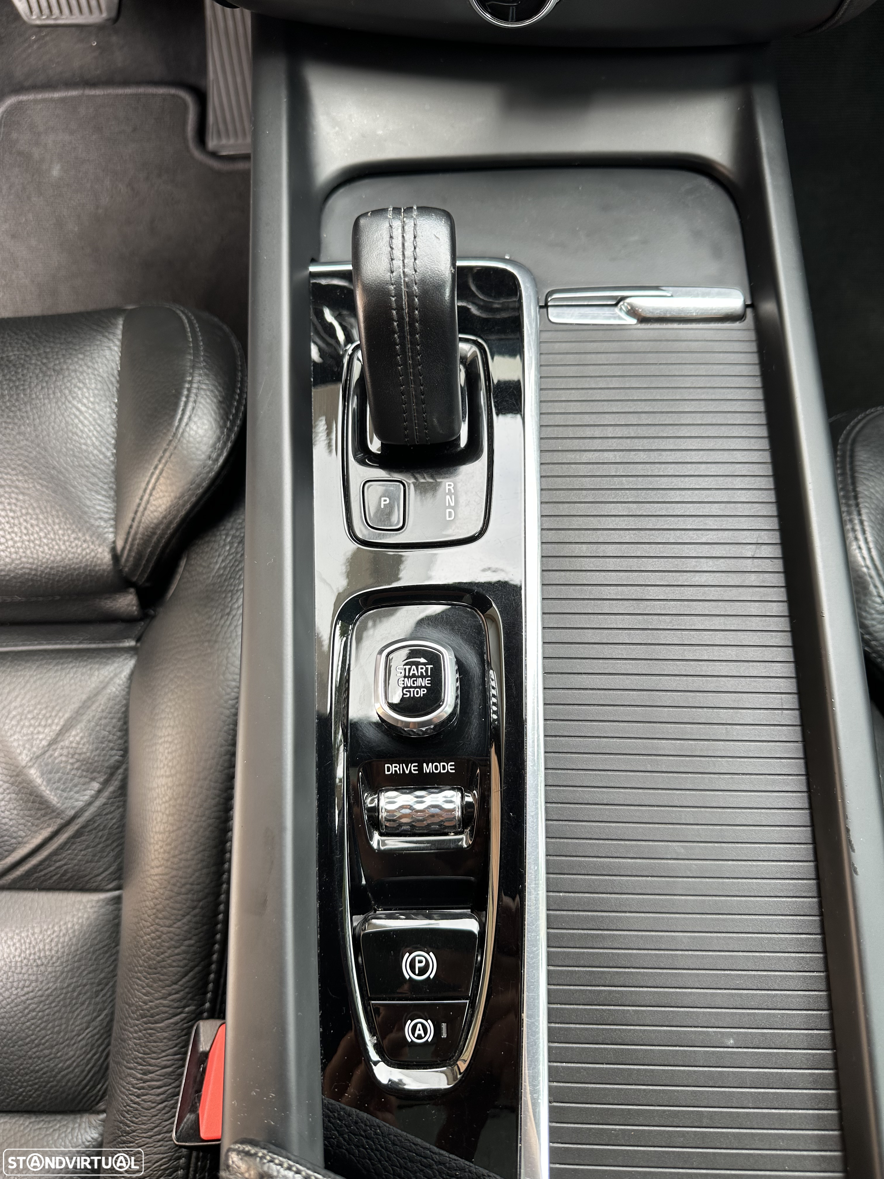 Volvo XC 60 2.0 T8 PHEV Momentum Plus AWD - 20