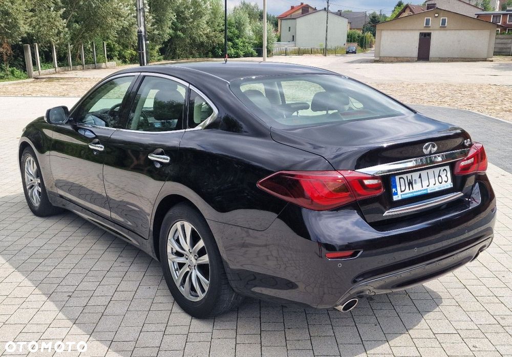 Infiniti Q70 - 7