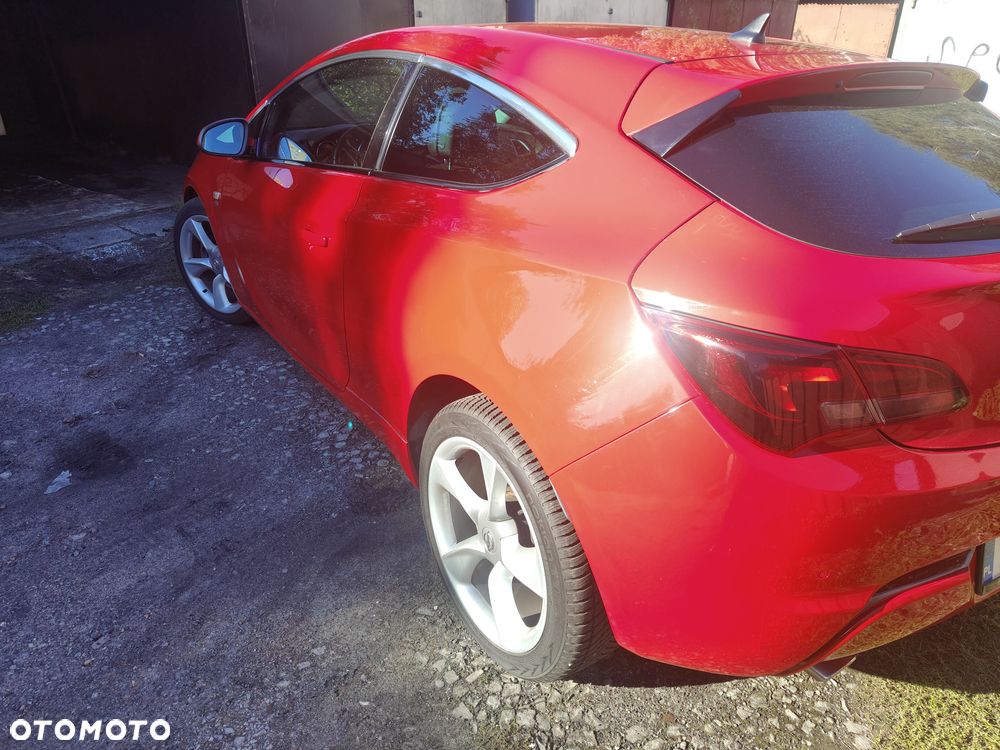 Opel Astra 2012 photo 3