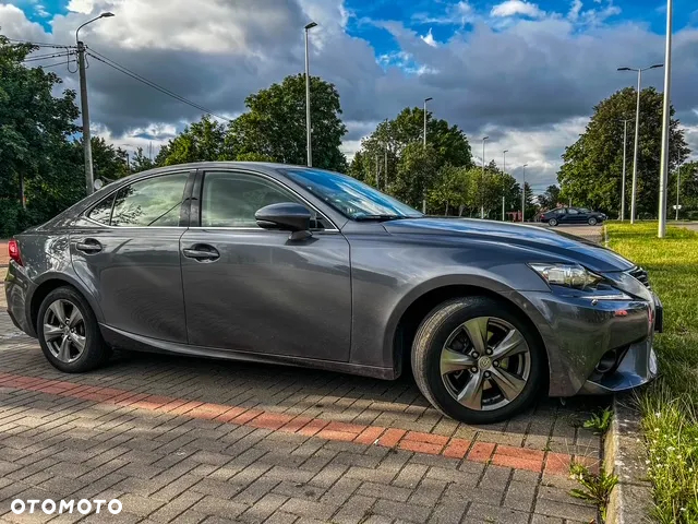 Lexus IS - 7