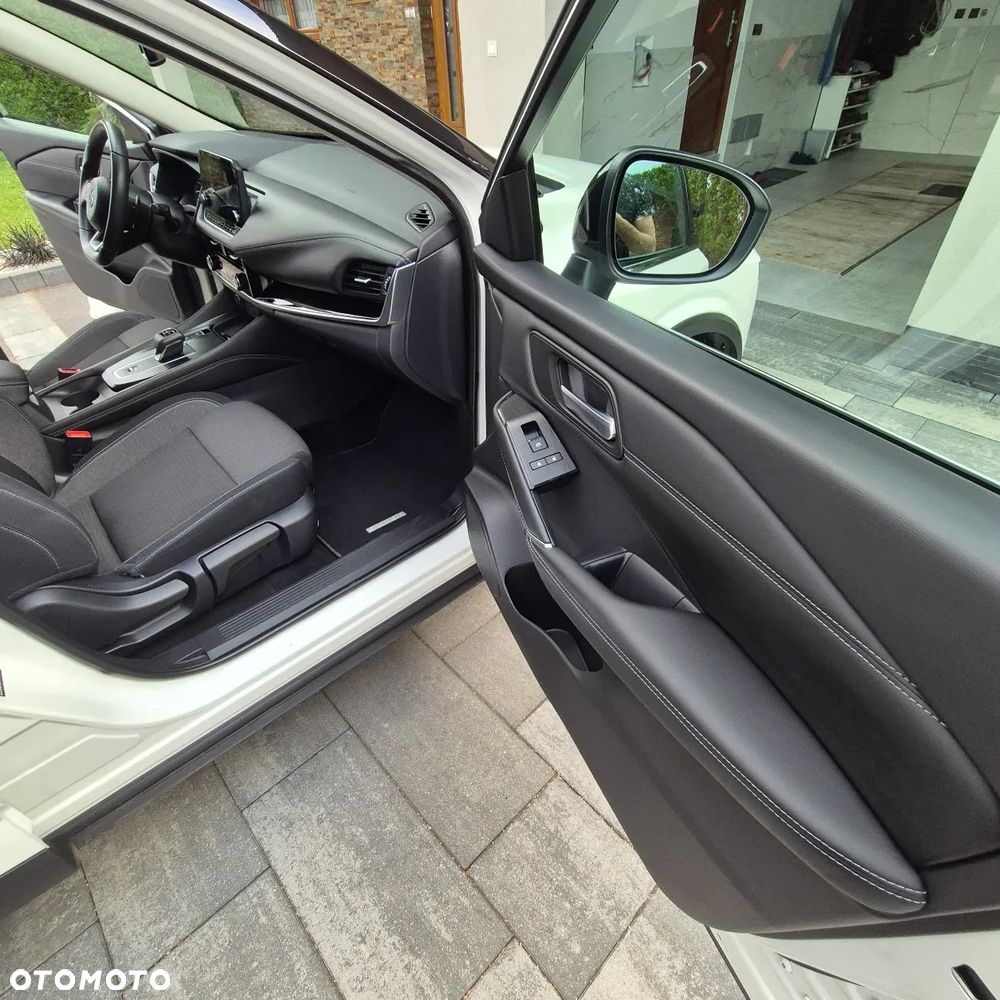 Nissan Qashqai 1.3 DIG-T mHEV N-Connecta Xtronic - 27
