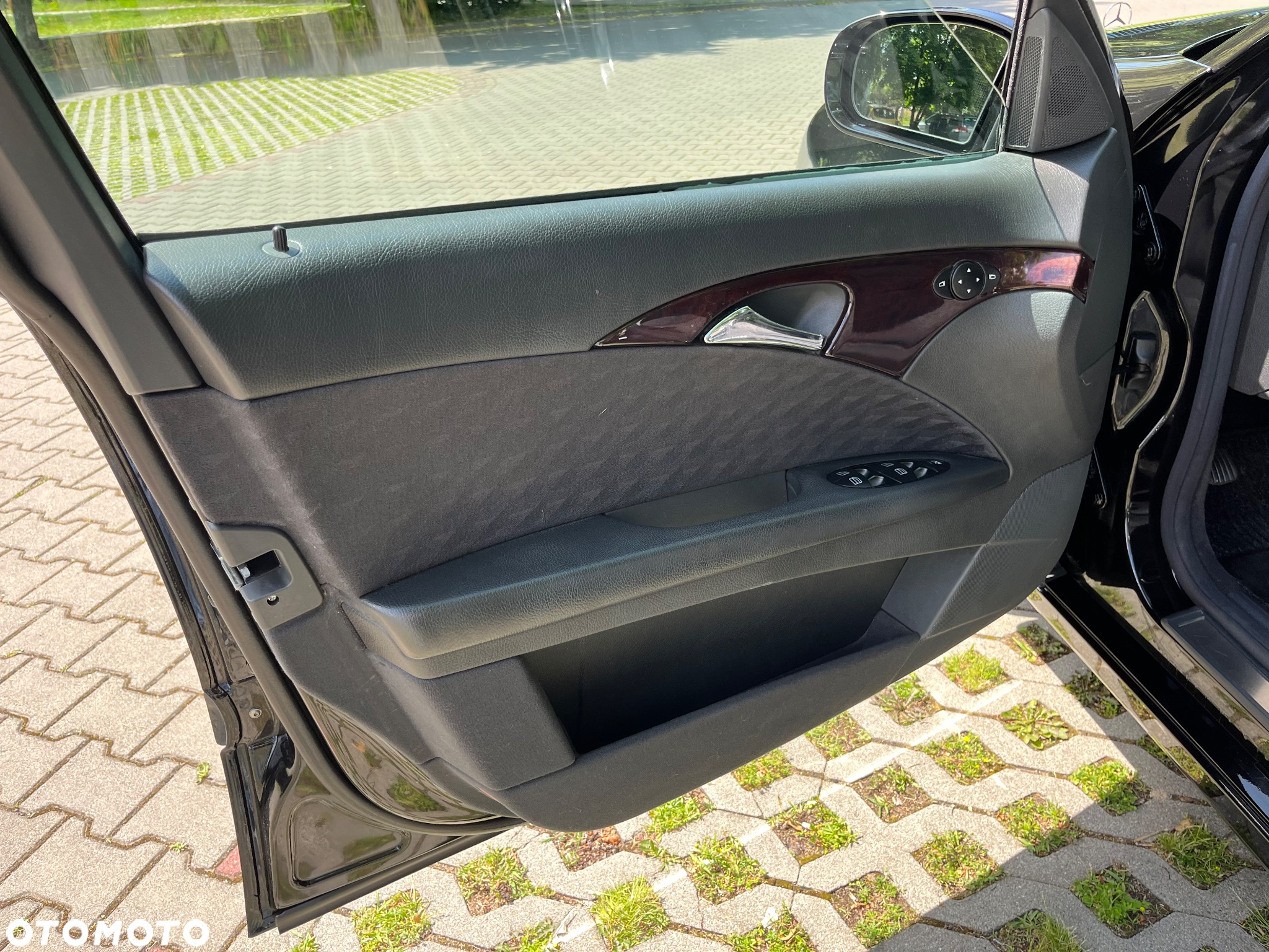 Mercedes-Benz Klasa E 200 T Kompressor Automatik Classic - 24