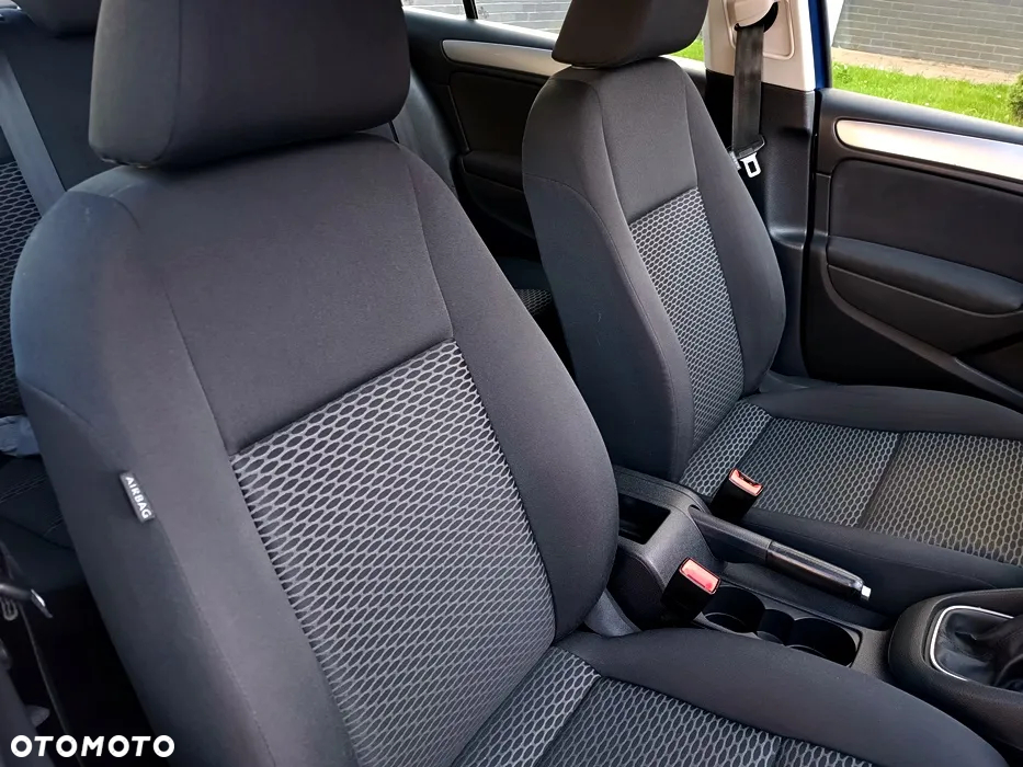 Volkswagen Golf 2.0 TDI DPF Comfortline - 17