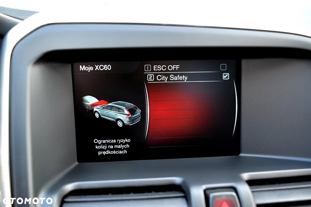 Volvo XC 60 D3 Drive-E Ocean Race - 26