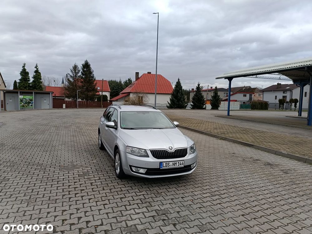 Skoda Octavia 1.6 TDI DPF DSG Elegance - 10