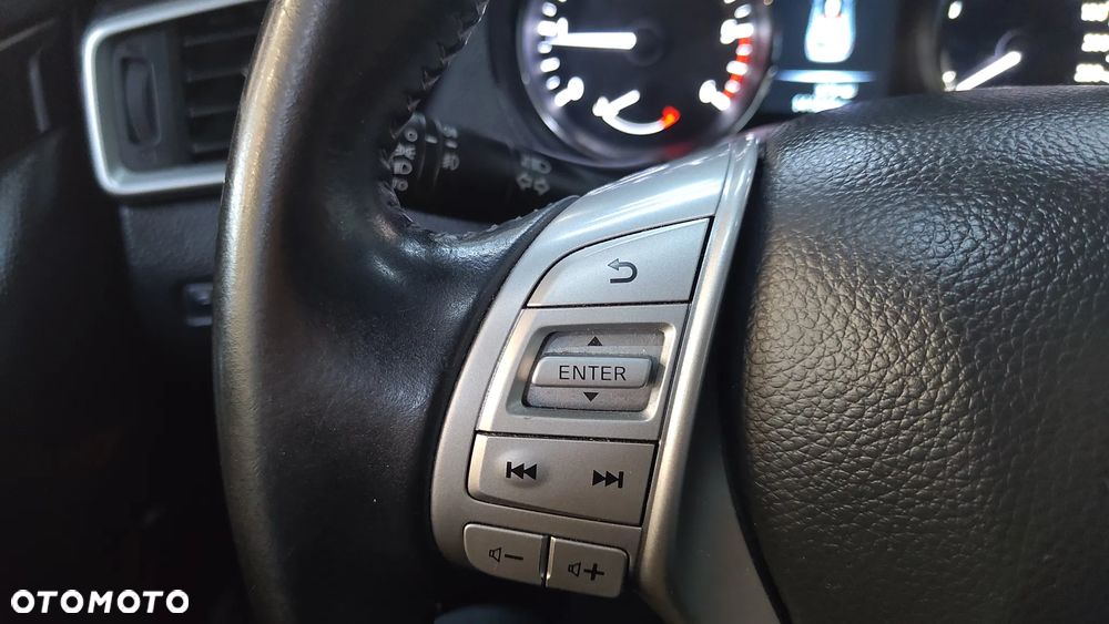 Nissan Qashqai 1.6 DIG-T N-Connecta - 16