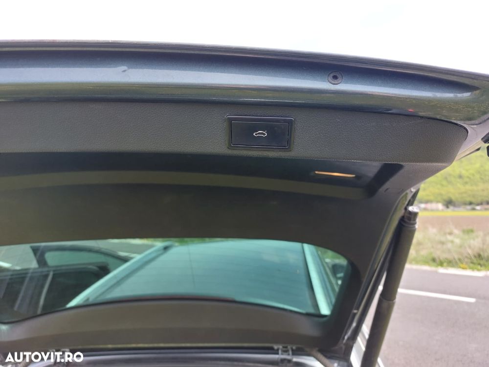 Skoda Superb 2.0 TDI DSG Sportline - 13