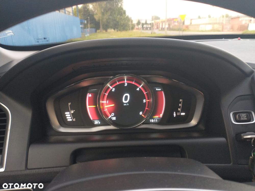 Volvo XC 60 D4 AWD Momentum - 11