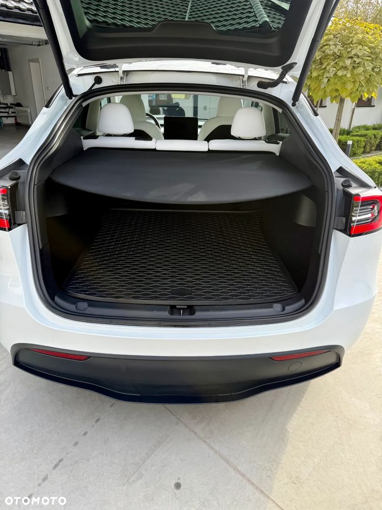 Tesla Y RWD - 12