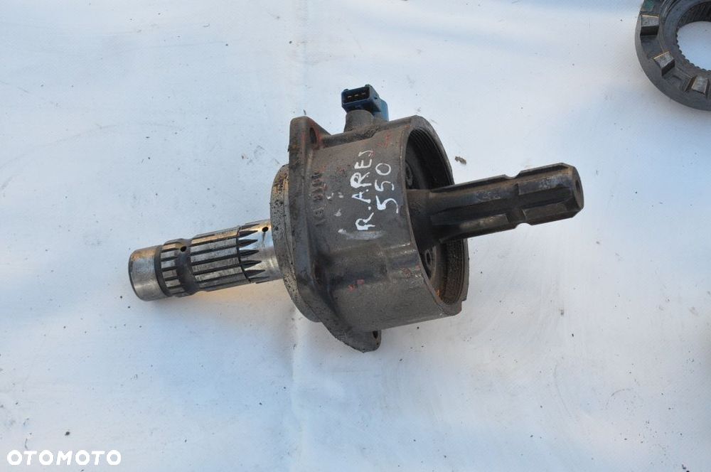 PÓŁOŚ WOM TARCZA RENAULT ARES 550 - 8
